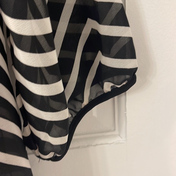 Lovely zig zag print top - Picture 4 of 4